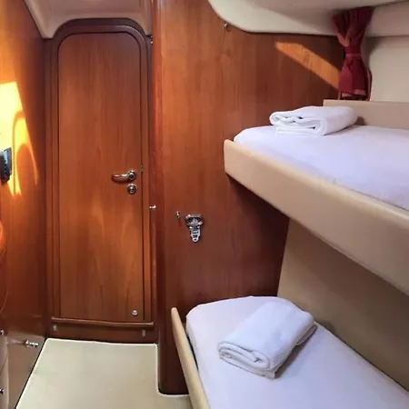Barco De Lujo En Palma